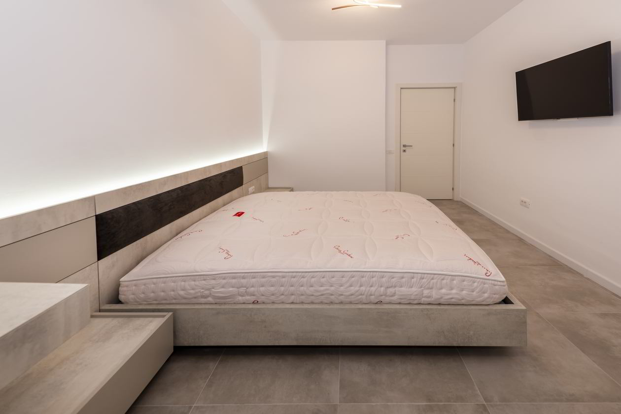 Apartament cu 4 camere, pentru inchiriat in regim hotelier in Constanta, Mobilat integral, 03 Mai 2020 COD.12299