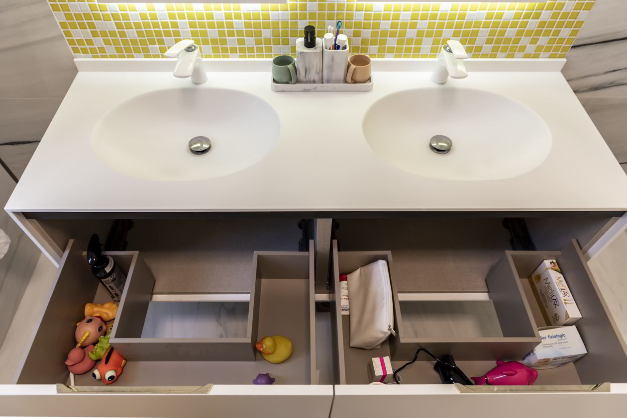 Proiect mobila Baie cu acces din Dormitor, cu comoda cu sertare, oglinda, 9m² — foto 5 din 7