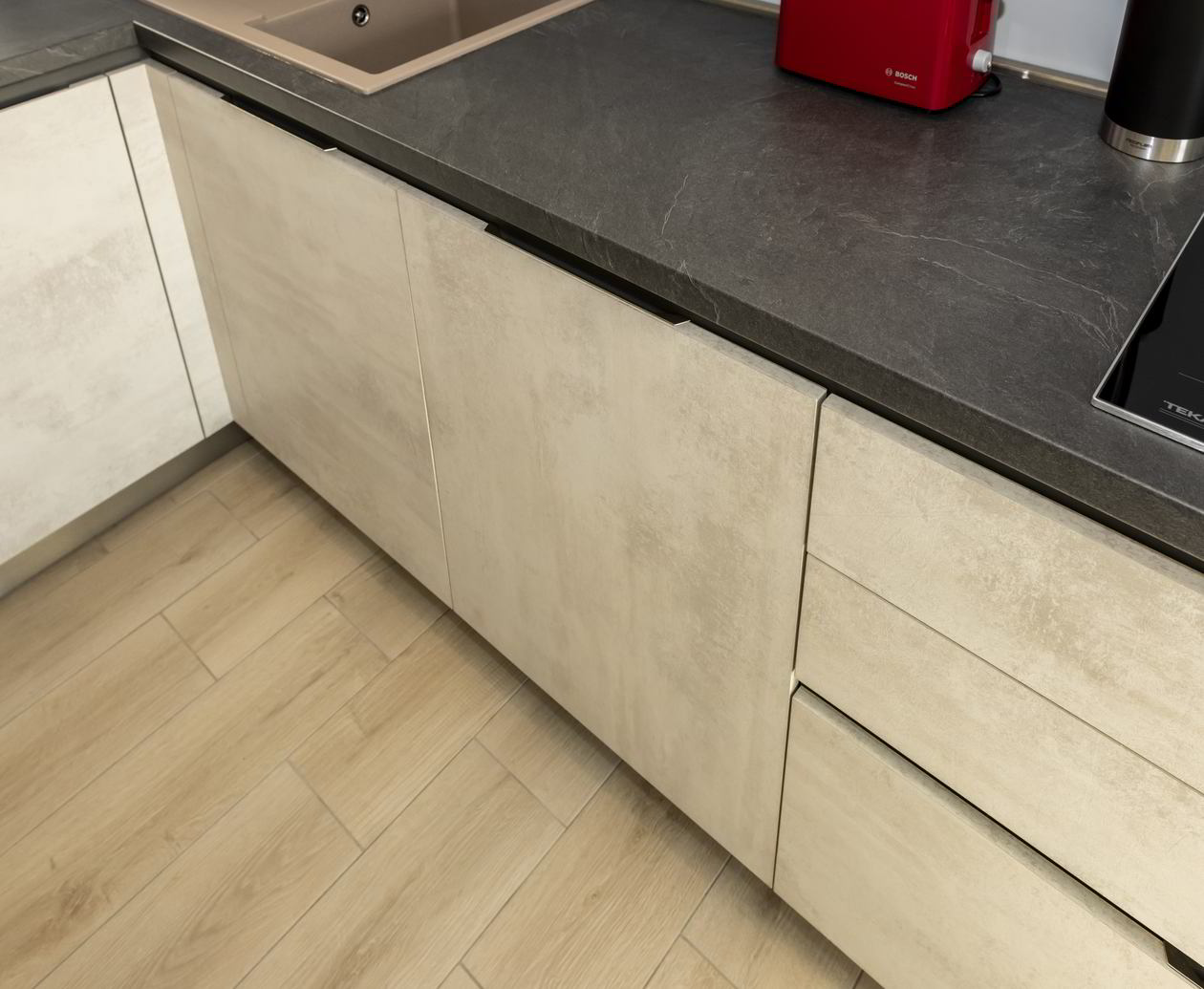 Proiect mobila Bucatarie cu insula, pe doi pereti, cu semi-masa integrata, 16m², L 984 x H 219cm, 14 Noiembrie 2020, Realizat COD.11924