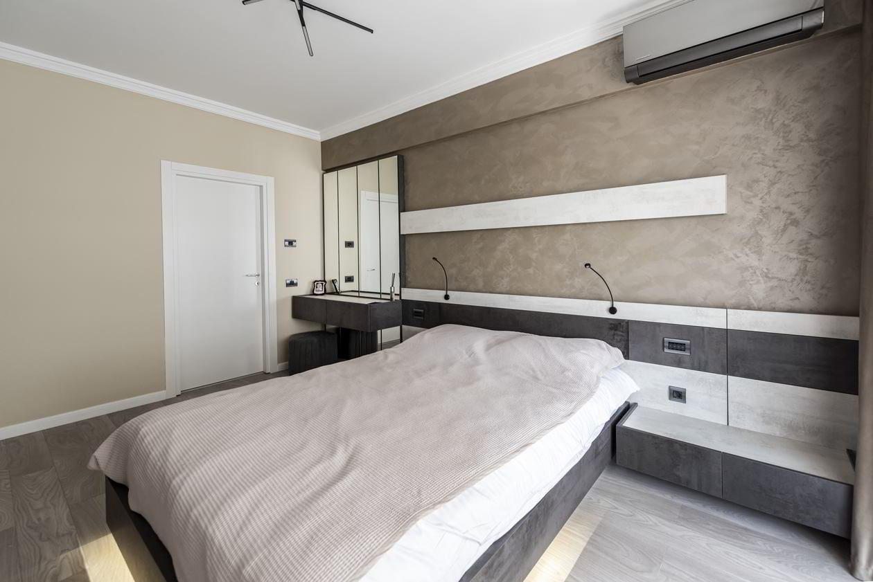Proiect mobila Dormitor matrimonial, cu pat central, dulap cu TV incadrat, compozitie pentru machiat, 16m², realizat 24 Noiembrie 2020 COD.11971