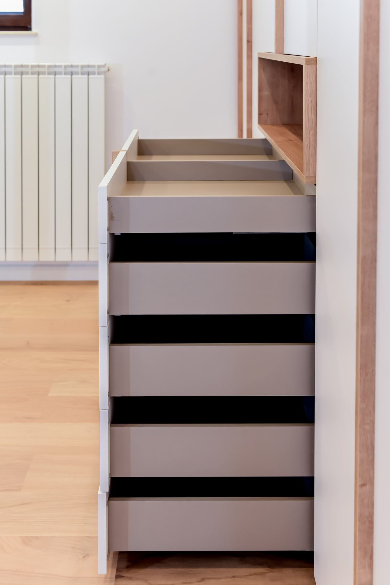 Proiect mobila Dressing-Room pe trei pereti, sistem inchidere cu usi batante, sistem inchidere cu usi culisante, 14m², realizat 07 Decembrie 2020 COD.12014
