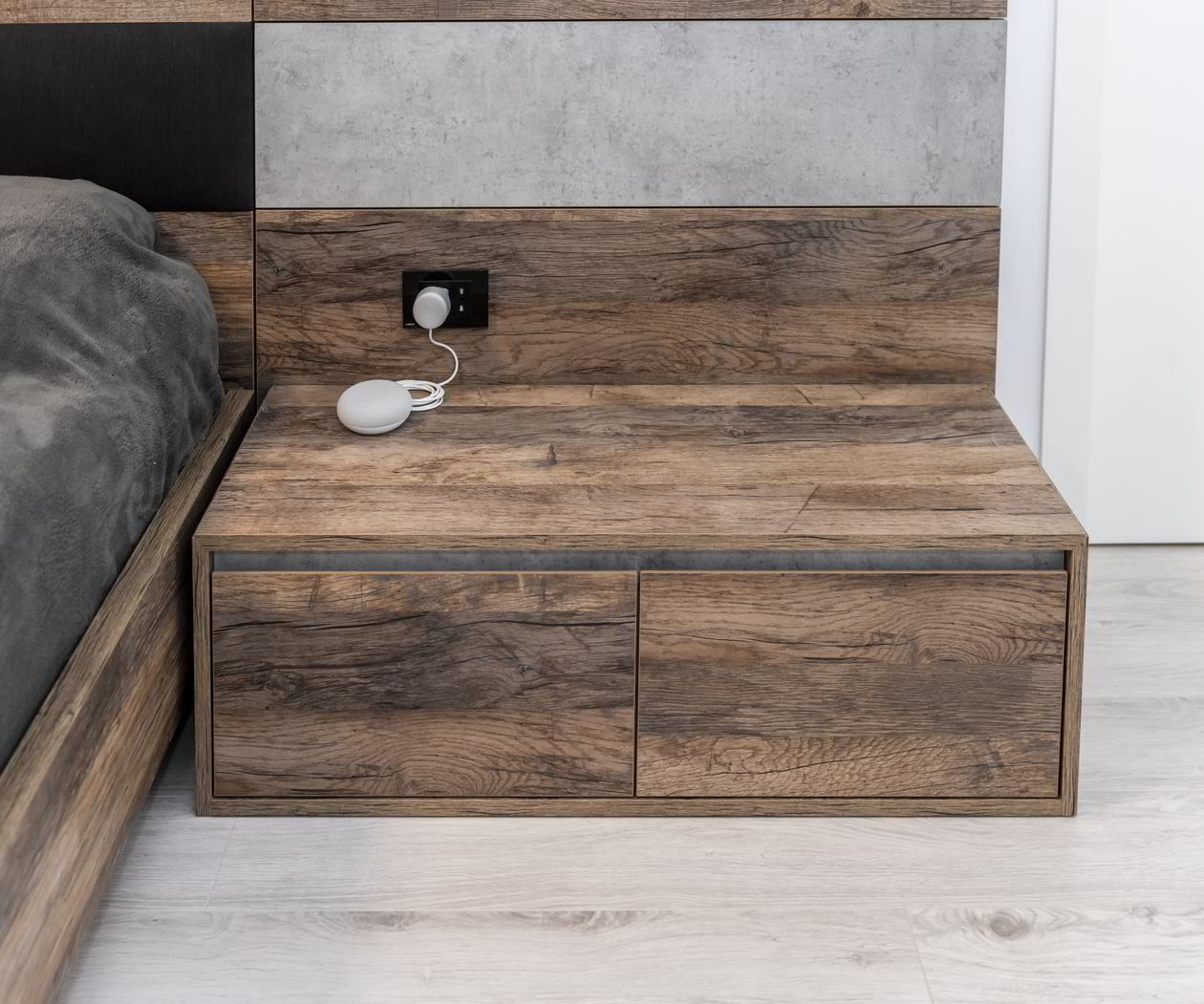 Proiect mobila Dormitor matrimonial, cu dressing, pat central suspendat, compozitie pentru machiat, 20m², realizat 28 Ianuarie 2021 COD.12156