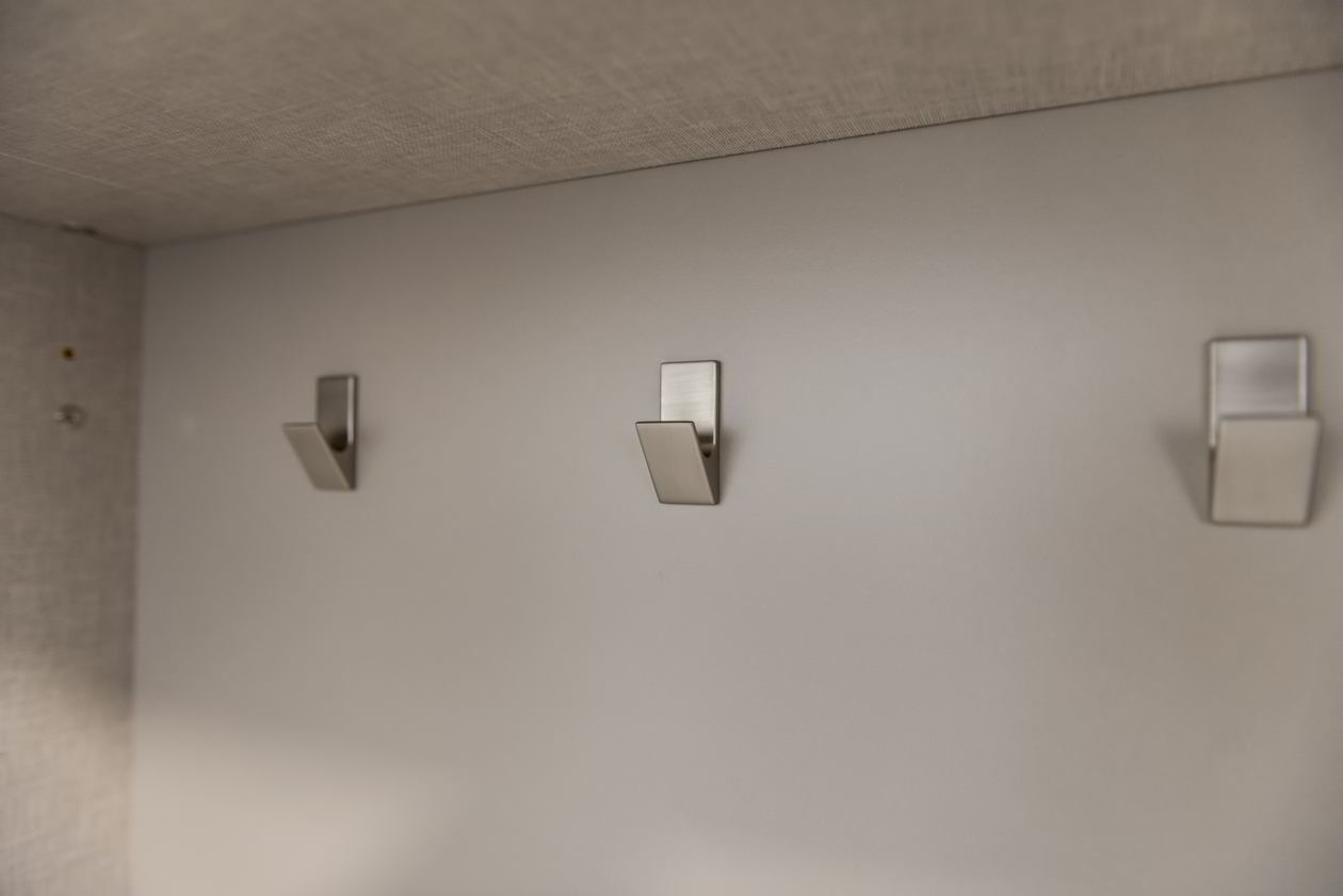 Proiect mobila Hol unit cu Bucataria, cu dulap suspendat, sistem inchidere cu usi batante, 9m² — foto 7 din 7