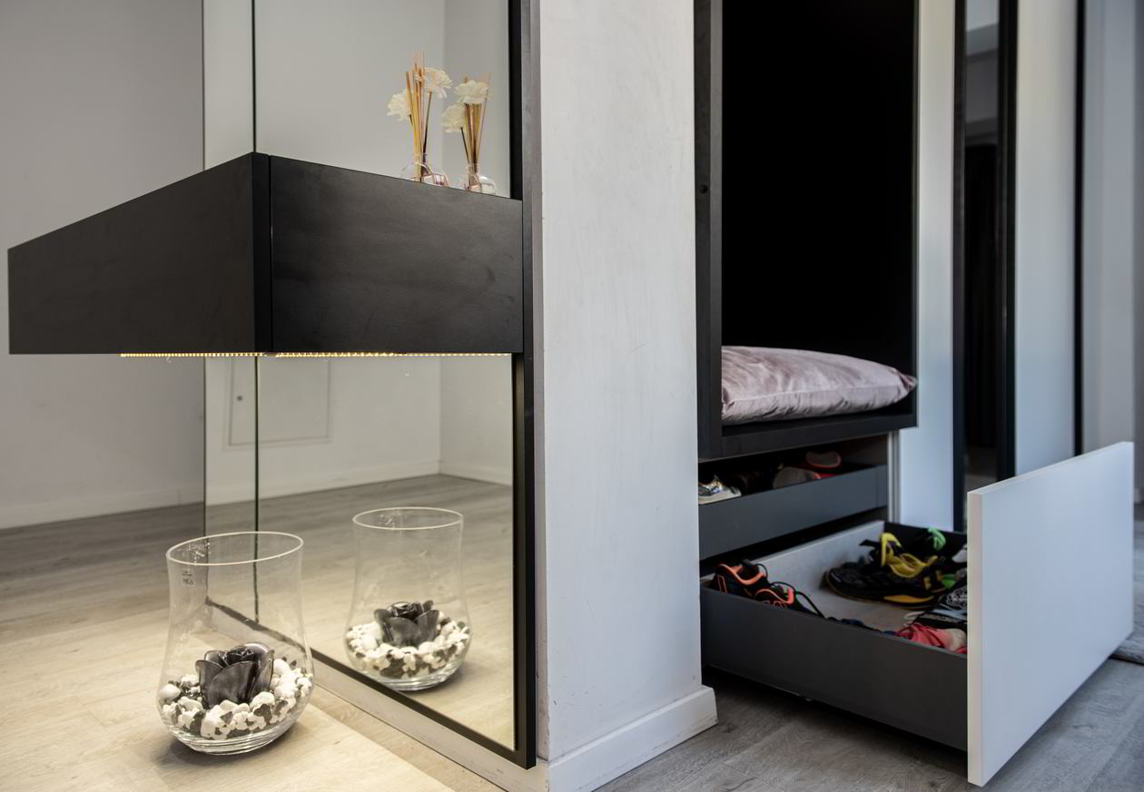 Proiect mobila Hol cu dulap, comoda cu sertare, placare perete, 8m² — foto 4 din 7