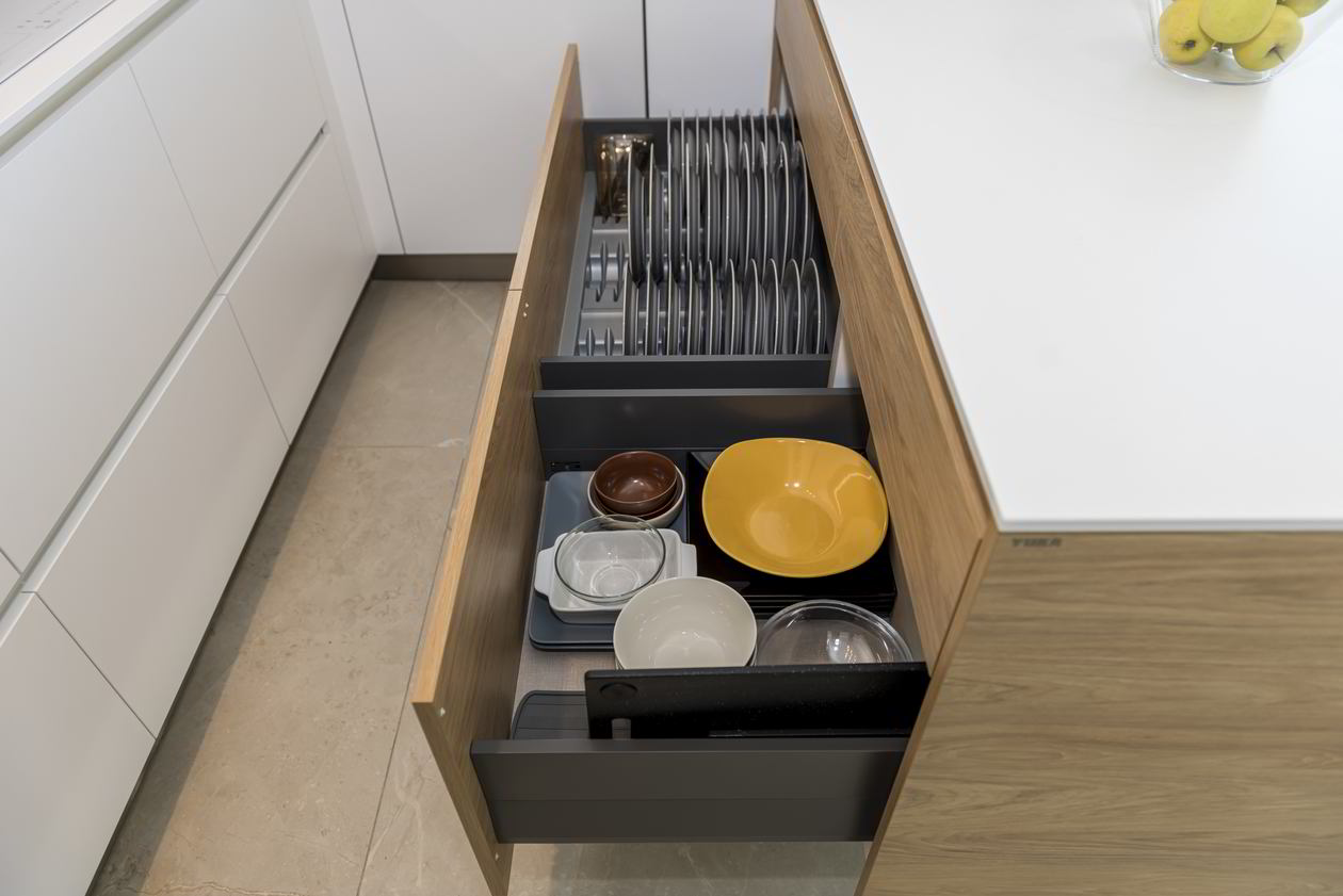 Proiect mobila Bucatarie cu peninsula, pe trei pereti, partial suspendata, unita cu Living-Room, cu zona Dining, 12m², L 892 x H 243cm, 03 Februarie 2022, Realizat COD.13799