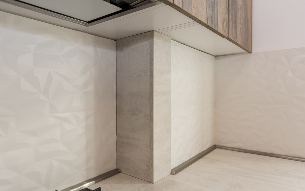 Proiect mobila Bucatarie pe colt, cu insula, unita cu Living-Room, 10m², L 843 x H 230cm, 26 Aprilie 2022, Realizat COD.14271