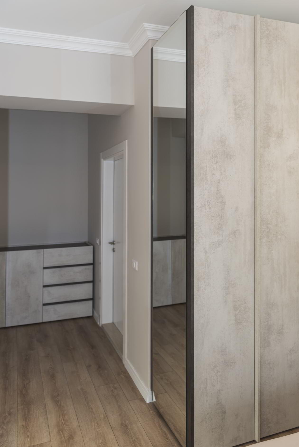 Proiect mobila Dormitor matrimonial, cu dulap pana in tavan, compozitie mica pentru TV, realizat 11 Ianuarie 2023 COD.16010