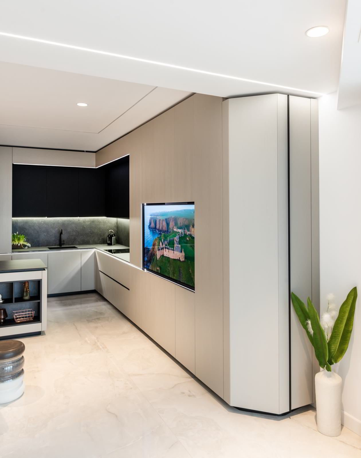 Mobila Bucatarie cu insula, cu masa integrata fixa, BUCO- LIVING, unita cu Living-Room si Hol, 33m², L 1373 Realizat 08 Iunie 2023 COD.17442