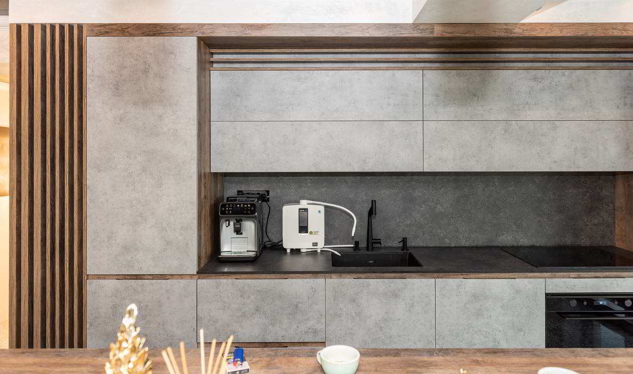 Mobila Bucatarie cu insula, pe un perete, cu masa integrata extractabila, unita cu Living-Room si Hol, L 375 x H 228cm, Realizat 19 Septembrie 2023 COD.18437