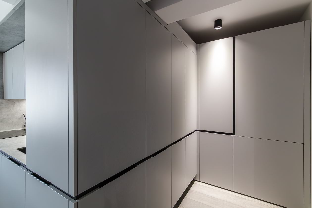 Mobila Bucatarie cu peninsula, cu masa integrata fixa, unita cu Living-Room, L 800 x H 250cm — foto 3 din 7