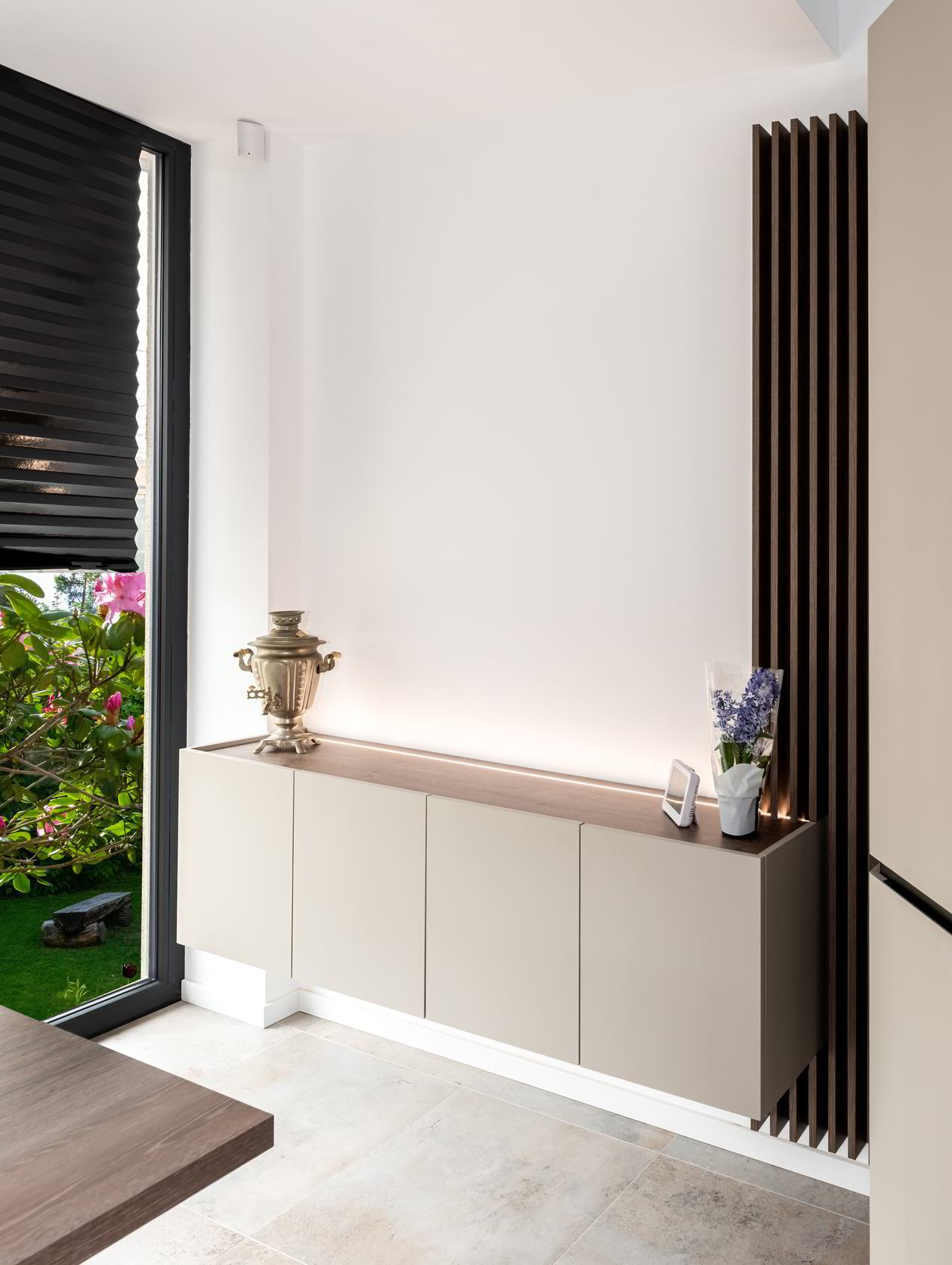 Mobila Bucatarie pe doi pereti, cu insula, cu zona Dining, L 350 Realizat 20 Octombrie 2023 COD.18544