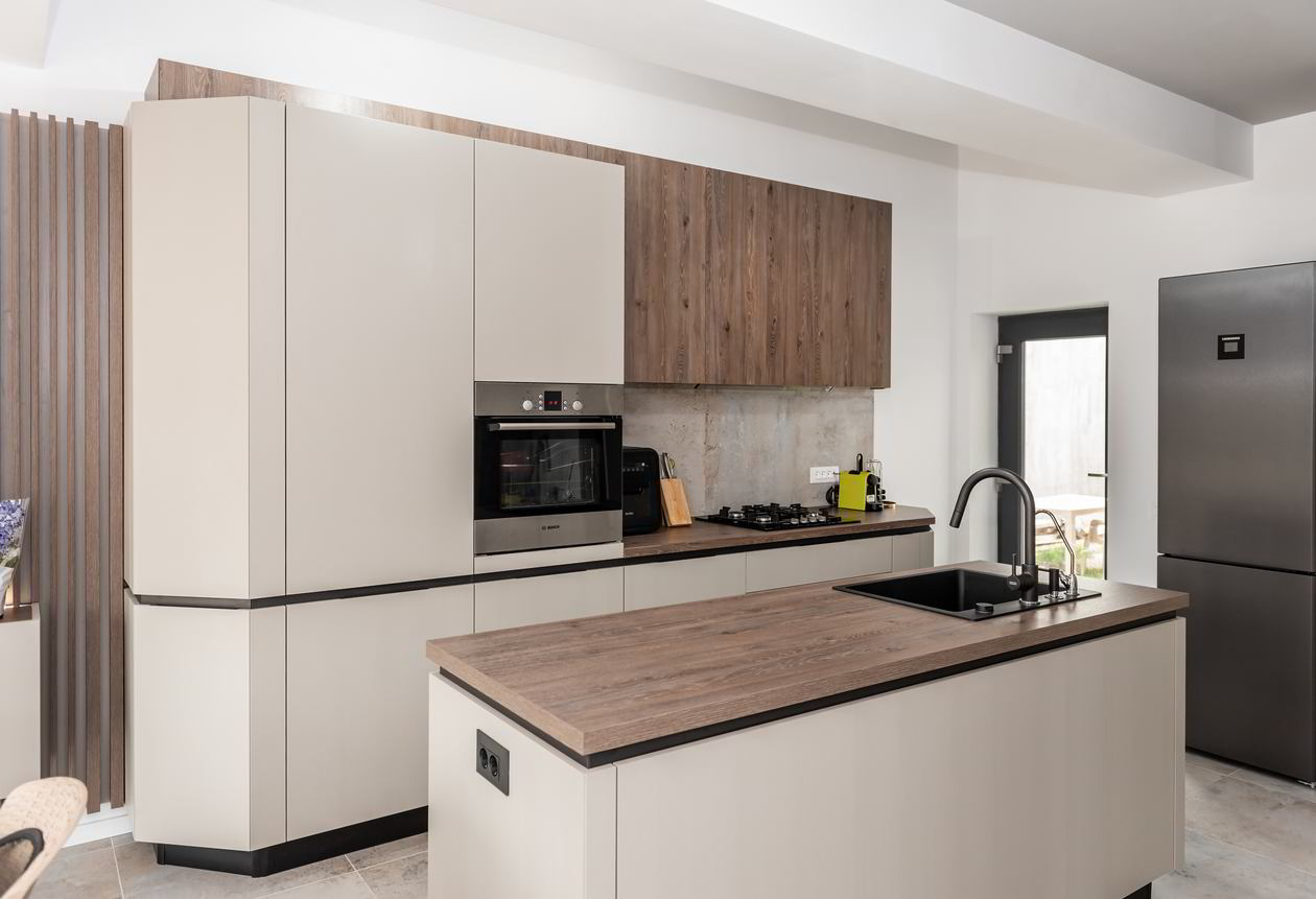 Mobila Bucatarie pe doi pereti, cu insula, cu zona Dining, L 350 Realizat 20 Octombrie 2023 COD.18544