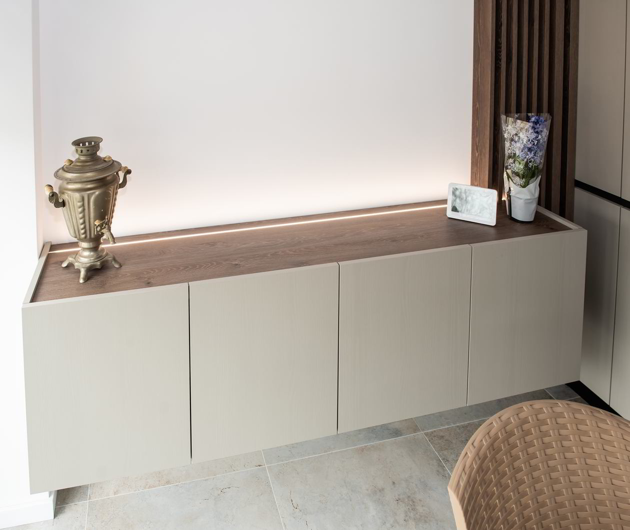 Mobila Bucatarie pe doi pereti, cu insula, cu zona Dining, L 350 Realizat 20 Octombrie 2023 COD.18544