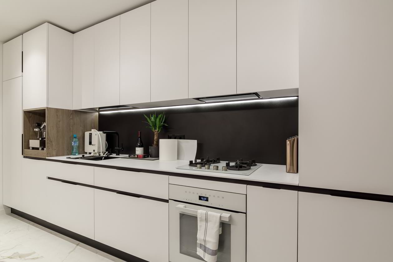 Mobila Bucatarie cu insula, cu masa integrata extensibila, unita cu Living-Room, cu zona Dining, L 970 x H 250cm — foto 7 din 10