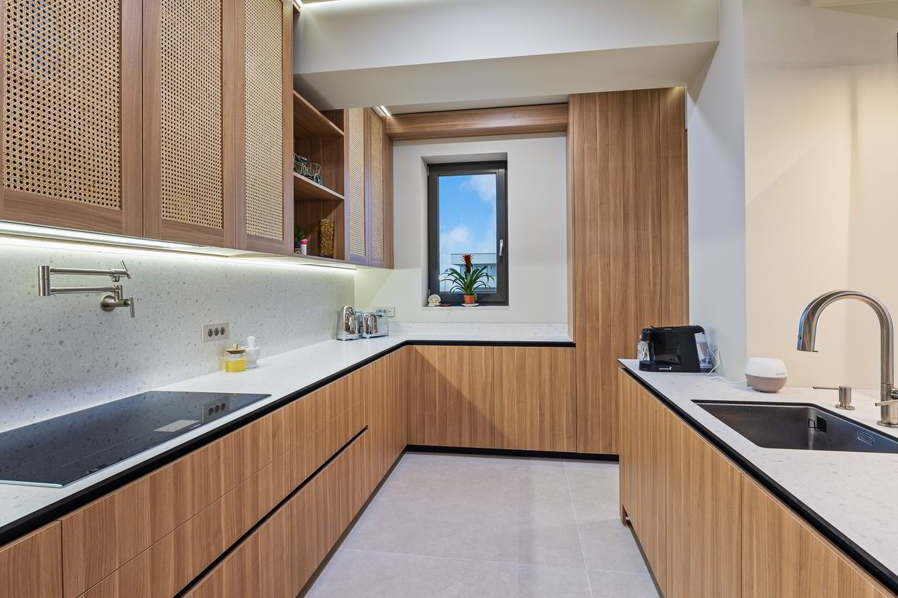 Mobila Bucatarie cu peninsula, pana in tavan, unita cu Living-Room, 27m², Realizat 11 Aprilie 2024 COD.19706
