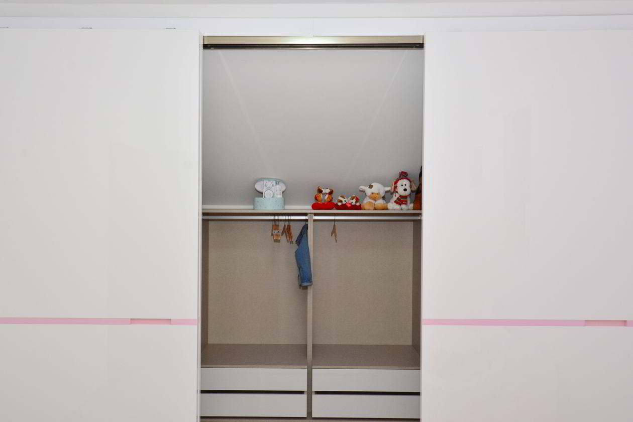 Proiect mobila Dressing unit cu Camera Junior pe colt, pana in tavan oblic, sistem inchidere cu usi culisante, 15m², realizat 13 Aprilie 2016 COD.3910