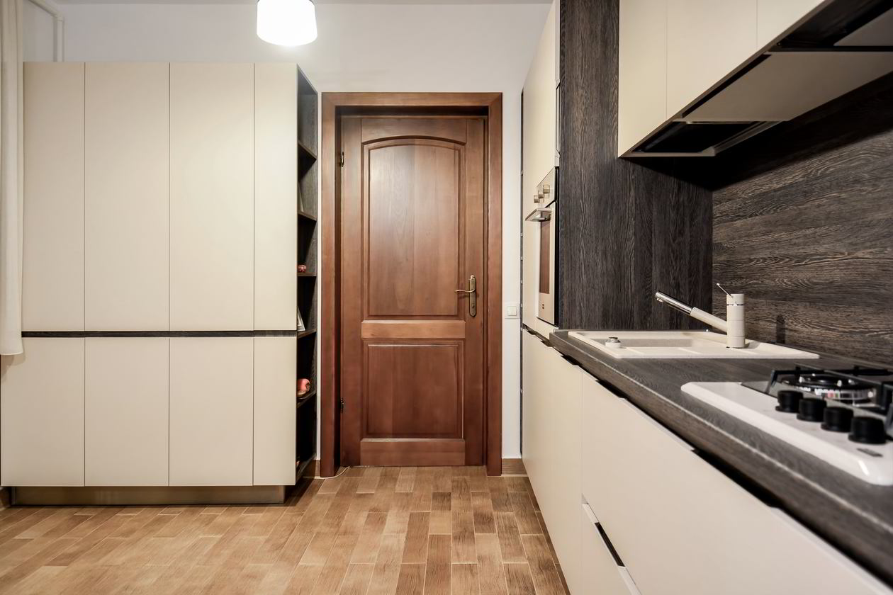 Proiect mobila Bucatarie pe doi pereti, fara manere, cu masa integrata fixa, 14m², L 651 x H 236cm, realizat 14 Martie 2017 COD.4175
