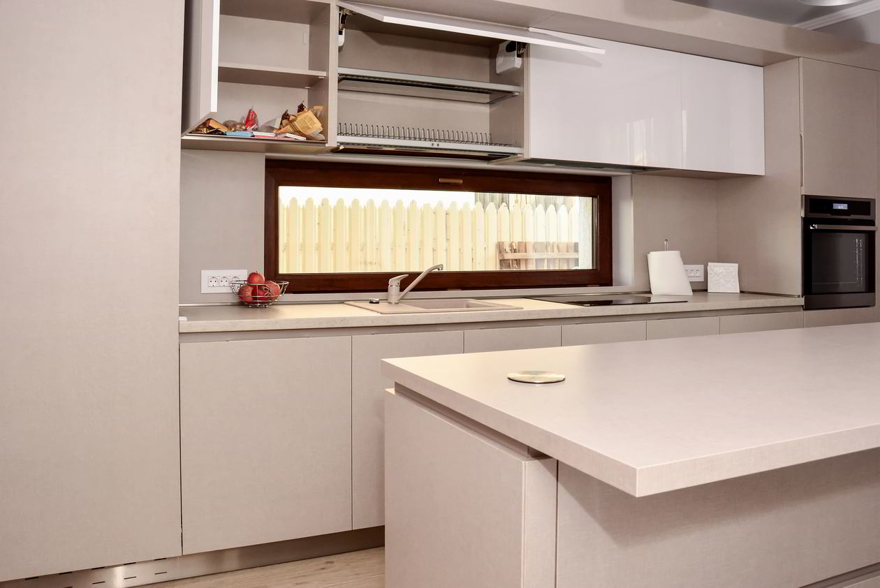 Proiect mobila Bucatarie pe un perete, cu insula, fara manere, cu semi-masa integrata, 16m², L 655 x H 232cm, realizat 03 Aprilie 2017 COD.4176