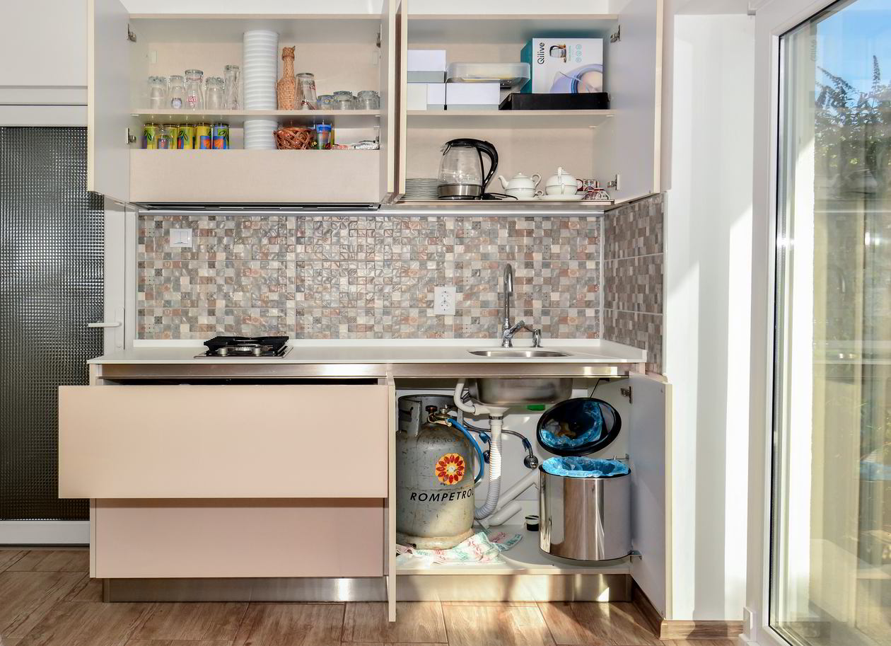 Proiect mobila Bucatarie pe un perete, fara manere, cu zona Dining, amplasata pe Terasa, 5m², L 175 x H 217cm, realizat 20 Iunie 2017 COD.4186
