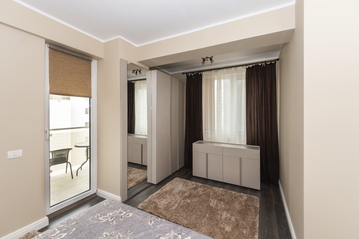 Proiect mobila Dormitor individual, cu pat central, dulap pana in tavan, 15m², realizat 13 Martie 2018 COD.5068