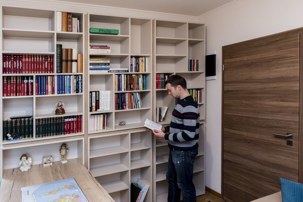 Proiect mobila Birou acasa, cu mini-biblioteca, birou integrat, placare perete, comoda cu sertare, biblioteca, 14m², Realizat, 09 Octombrie 2018 COD.5780