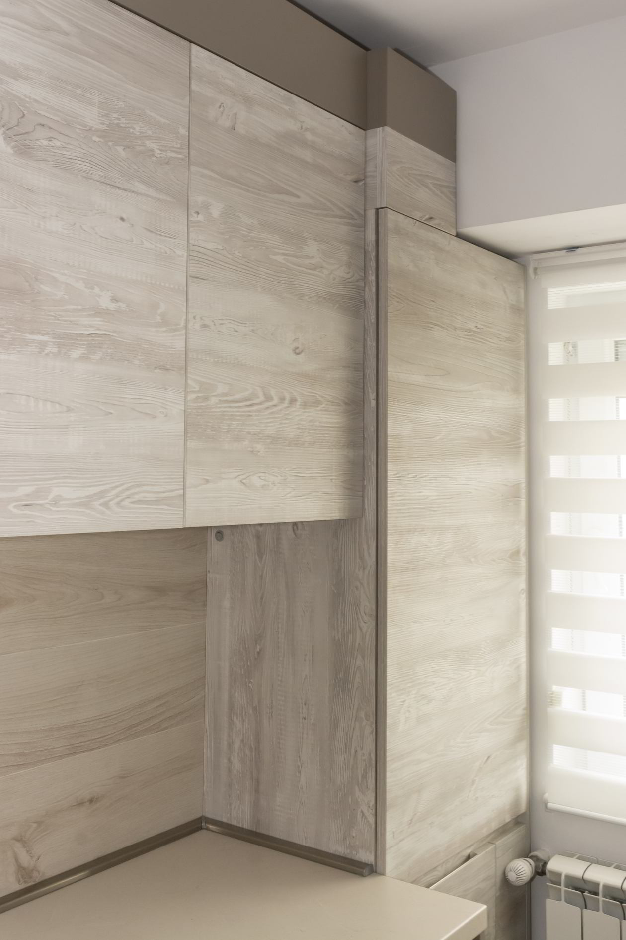 Mobila Living unit cu Bucatarie si Hol, 30m², amplasata pe trei pereti, 08 Martie 2018 Realizata COD.5795
