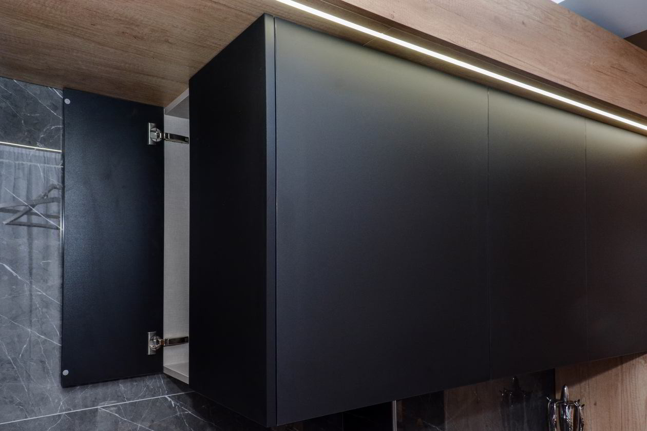 Proiect mobila Bucatarie pe un perete, fara manere, masa integrata extractabila, amplasata in Studio, 10m², L 367 x H 246cm, realizat 23 Aprilie 2019 COD.6085