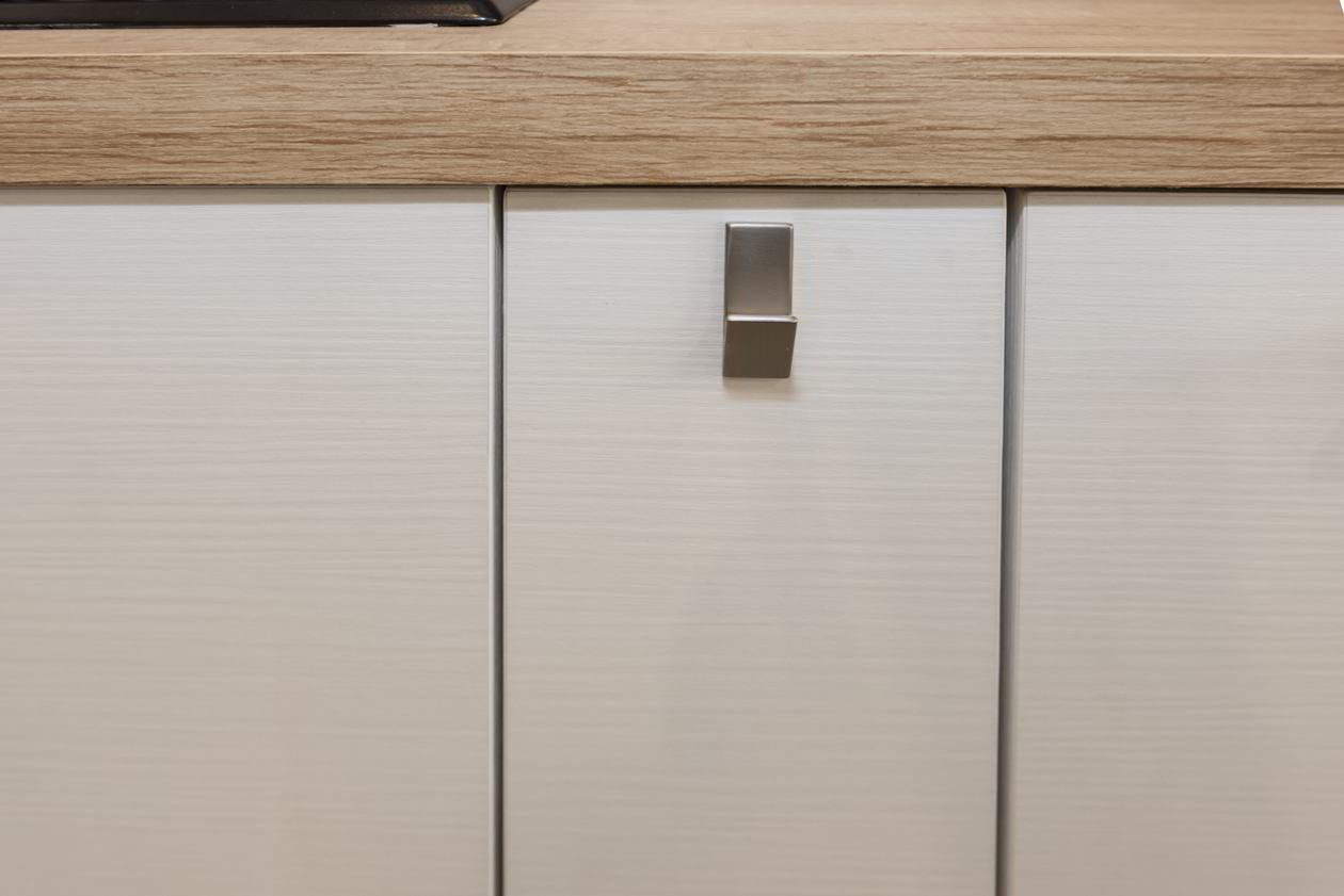 Proiect mobila Bucatarie pe trei pereti, cu peninsula, cu zona Dining, 12m², L 1038 x H 216cm, realizat 09 Septembrie 2019 COD.6357