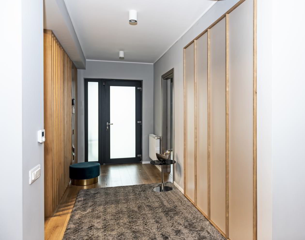 Proiect mobila Hol in Open Space, unit cu Living-Room, cu dulap, sistem inchidere cu usi batante, 10m², realizat 05 Decembrie 2019 COD.7481