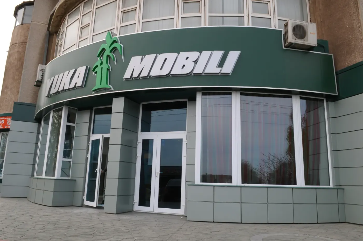 Showroom YUKA Mobili de 350 m², anul 2009