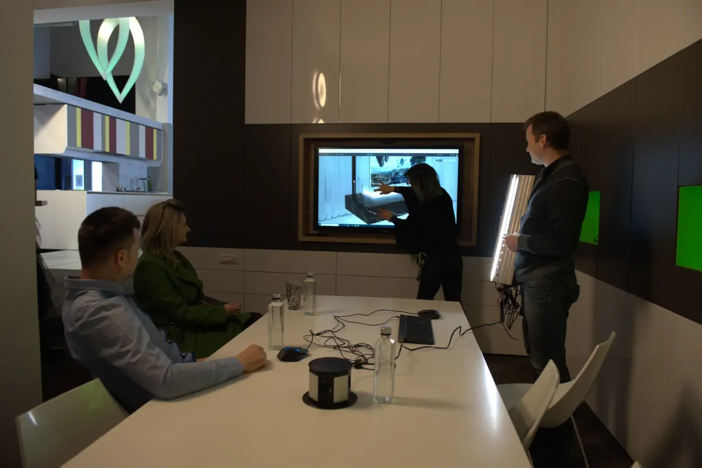 Interiorul showroom-ului YUKA