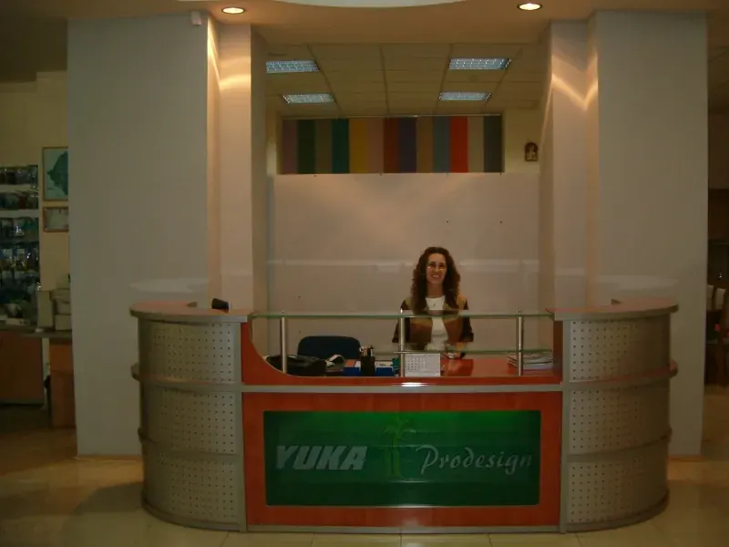 Showroom YUKA seara, anul 2003