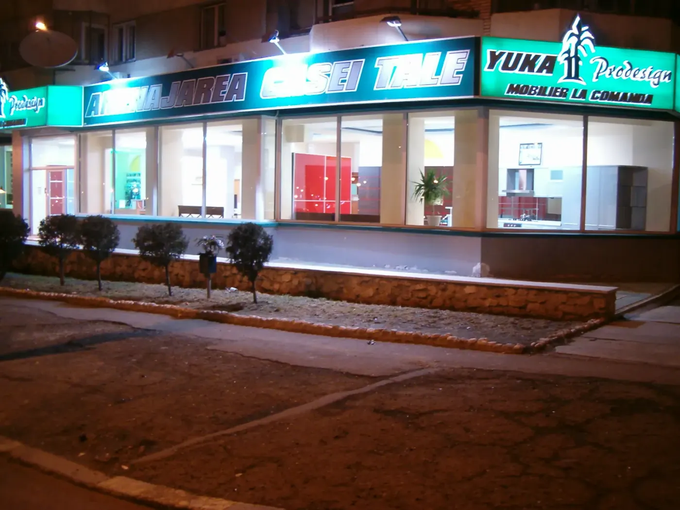 Recepția showroom-ului YUKA, anul 2003