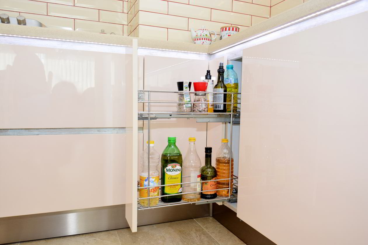 Proiect mobila Bucatarie pe colt, cu insula, fara manere, cu masa integrata fixa, 16m², L 1071 x H 228cm, realizat 06 Iunie 2015 COD.3563