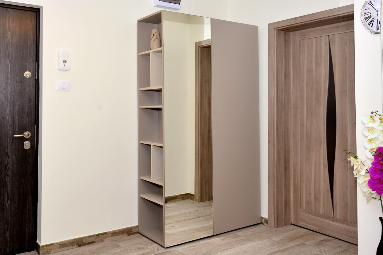 Proiect mobila Hol unit cu Bucataria, cu dulap, mini-biblioteca, 24m², realizat 23 Ianuarie 2015 COD.4037