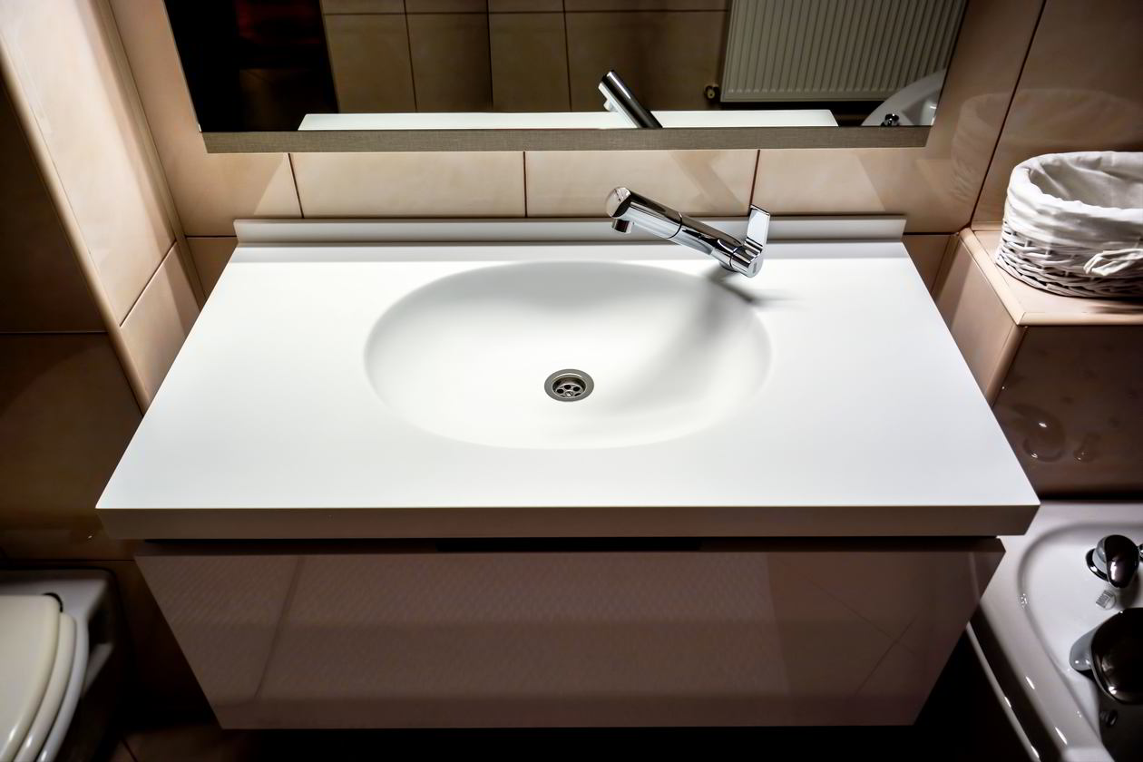 Proiect mobila Baie cu dulap, oglinda, comoda cu sertare, 12m², realizat 18 August 2017 COD.4100