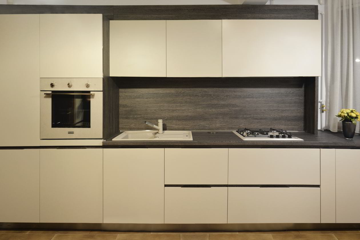 Proiect mobila Bucatarie pe doi pereti, fara manere, cu masa integrata fixa, 14m², L 651 x H 236cm, realizat 14 Martie 2017 COD.4175