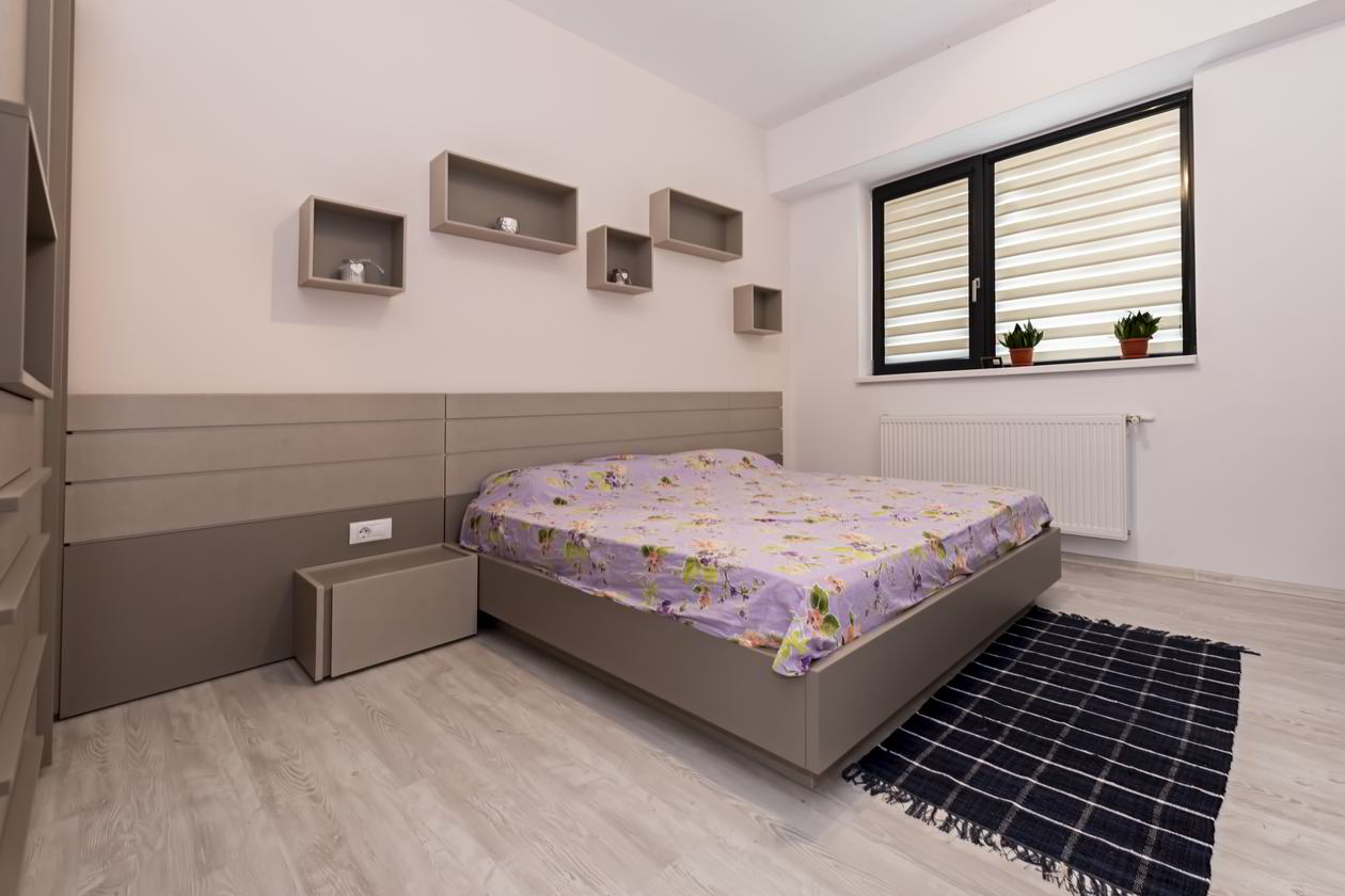 Proiect mobila Dormitor individual, cu pat central, dulap, compozitie mica pentru TV, birou integrat, 16m², realizat 20 Ianuarie 2017 COD.4995