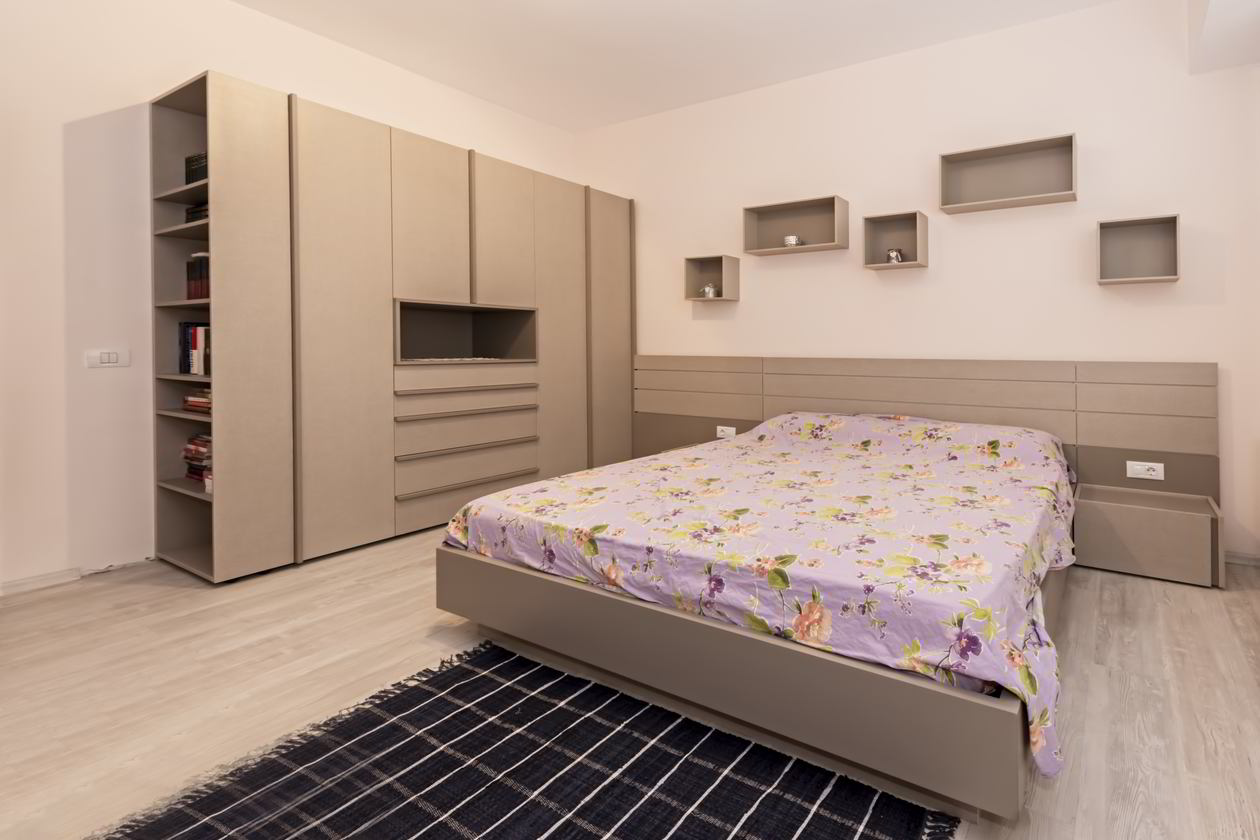 Proiect mobila Dormitor individual, cu pat central, dulap, compozitie mica pentru TV, birou integrat, 16m², realizat 20 Ianuarie 2017 COD.4995