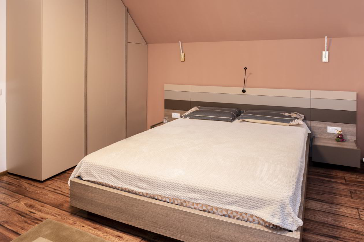 Proiect mobila Dormitor oaspeti, cu dulap pana in tavan, pat central, compozitie mica pentru TV, 13m², realizat 18 Decembrie 2018 COD.5698