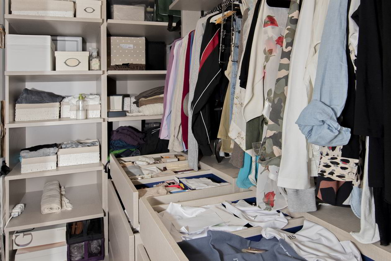 Proiect mobila Dressing-Room pe trei pereti, 6m², realizat 09 Decembrie 2019 COD.7542