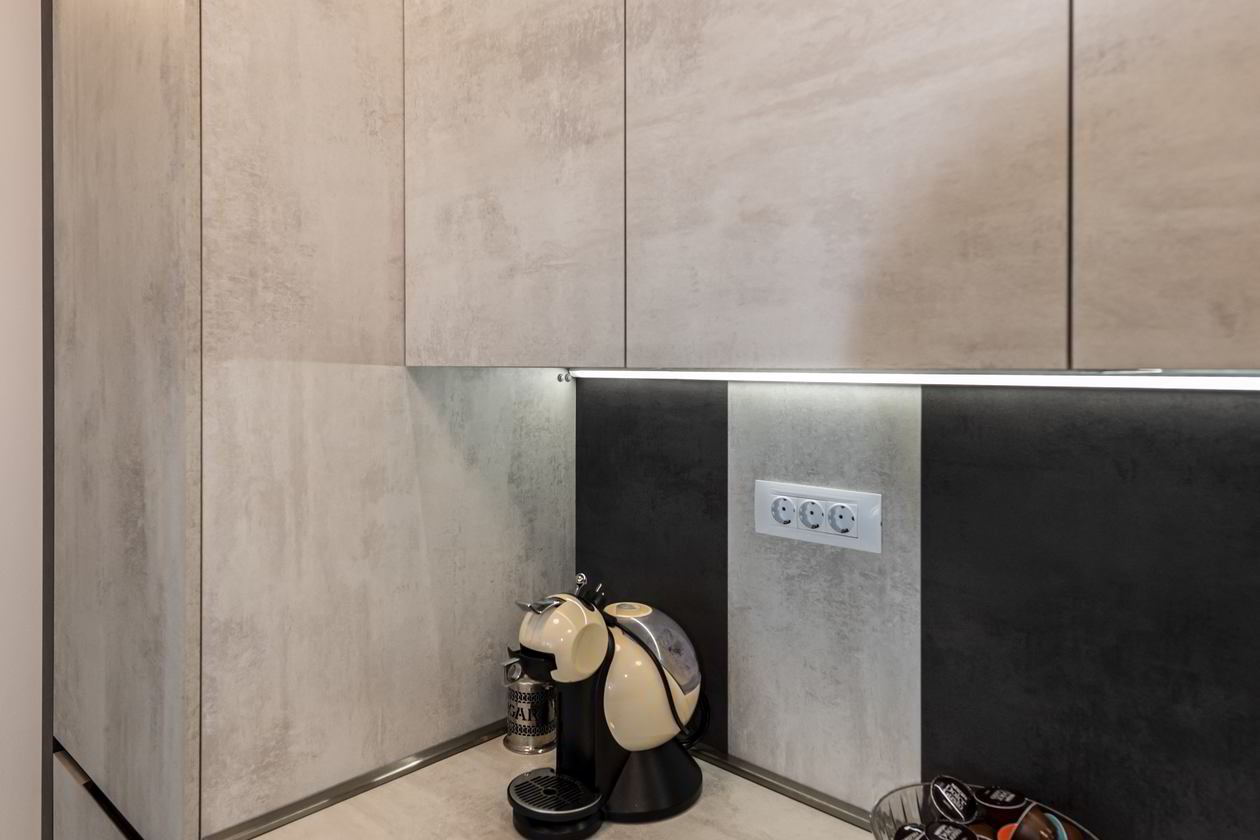Proiect mobila Bucatarie pe colt cu o latura mica, pana in tavan, fara manere, unita cu Living-Room si Hol, 6m², L 551 x H 270cm, realizat 15 Iunie 2020 COD.7739