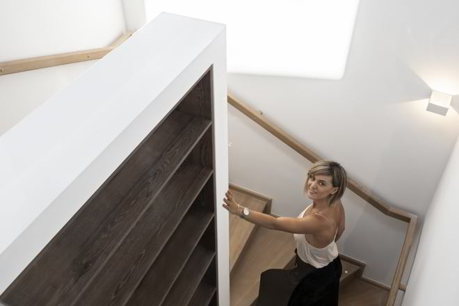 Mobila Living unit cu Bucatarie, Hol si Casa scarii, 25m², compozitie pe colt, pana in tavan — foto 6 din 7