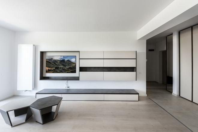 Proiect mobila Living pe doi pereti, pana in tavan, unit cu Hol, 18m², realizat 22 Mai 2020 COD.9896