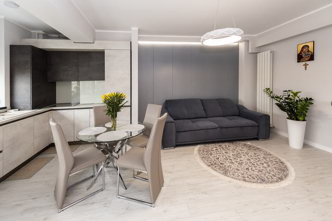 Mobila Bucatarie fara manere, pe doi pereti, pe colt, unita cu Living-Room si Hol, 10m², L 572 x H 241cm — foto 2 din 7