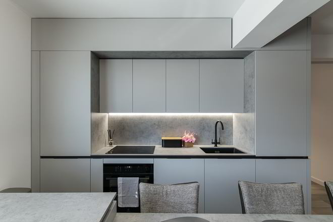 Mobila Bucatarie cu peninsula, cu masa integrata fixa, unita cu Living-Room, L 800 x H 250cm — foto 7 din 7