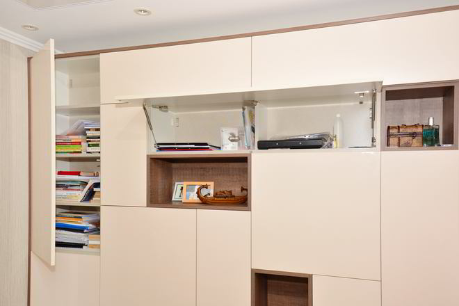 Mobila Living unit cu Bucatarie si Hol, 25m², amplasata pe trei pereti, partial suspendata — foto 3 din 6