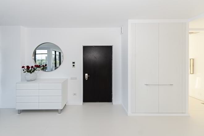 Proiect mobila Hol in Open Space, unit cu Living-Room si Bucataria, cu comoda cu sertare, 7m², realizat 13 Noiembrie 2019 COD.7165