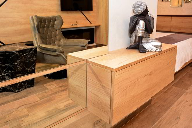 Proiect mobila Hol in Open Space, unit cu Living-Room si Bucataria, cu comoda integrata, sistem inchidere cu usi batante, 5m² — foto 3 din 7