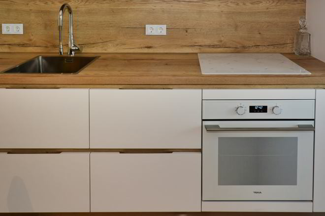 Mobila Bucatarie pe un perete, fara manere, cu masa integrata fixa, unita cu Hol, 12m², L 453 x H 222cm — foto 6 din 7